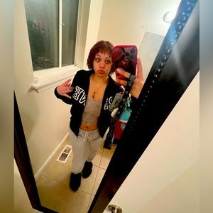 Meet your Posher, Destinee